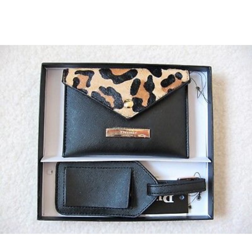 Dune London Passport and luggage tag set